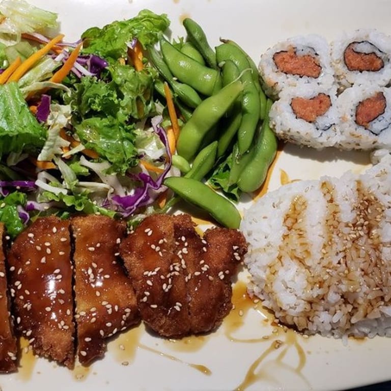 Spicy Tuna Roll: A Sushi Sensation